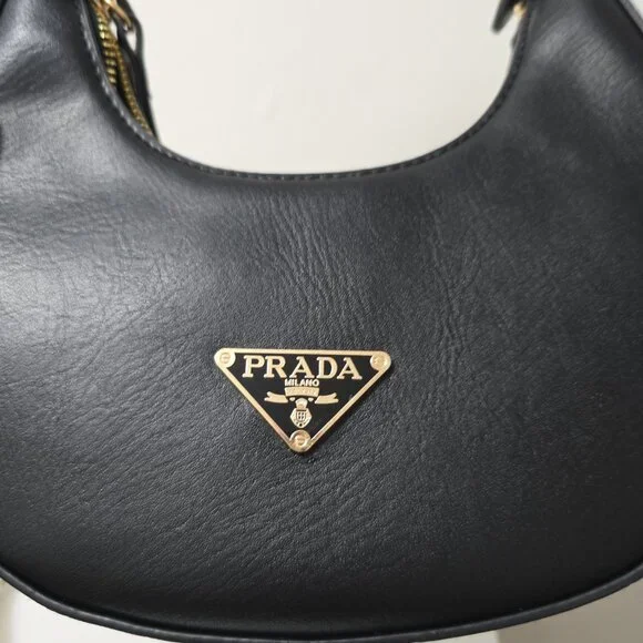 Black Leather crescent hobo arque bag - Picture 6 of 7